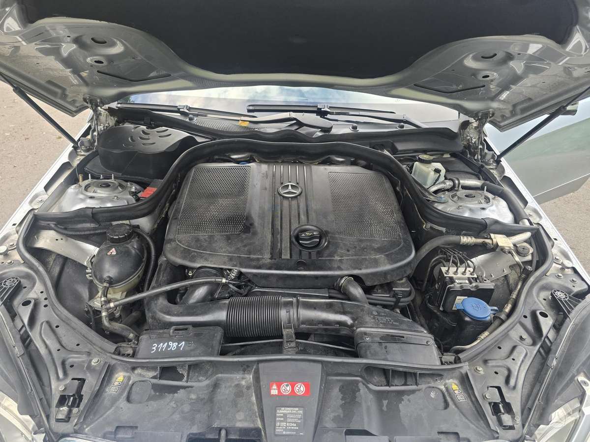 Mercedes-Benz E220, 2.1 l., Седан