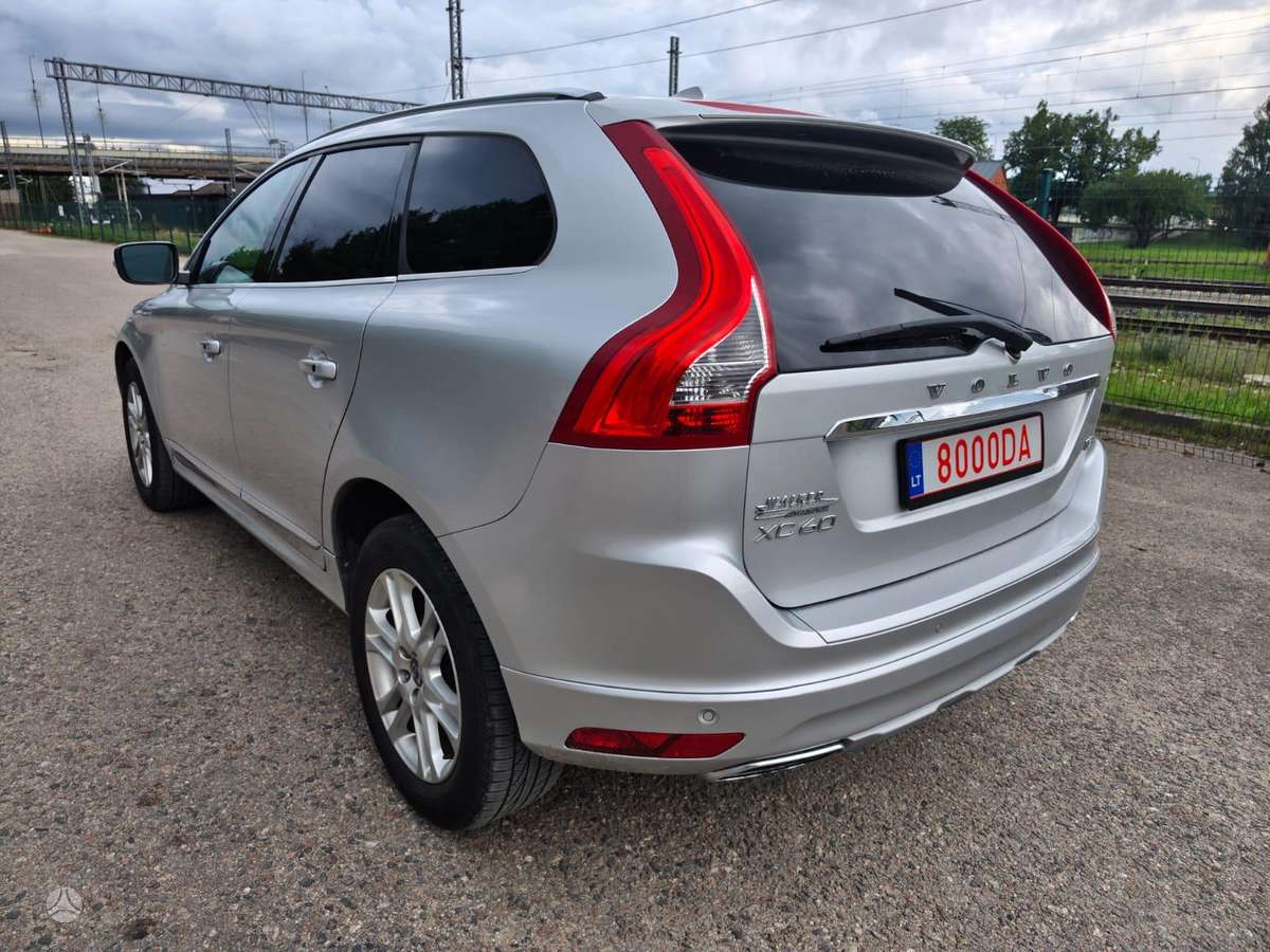 Volvo XC60, 2.0 l., off-road / crossover