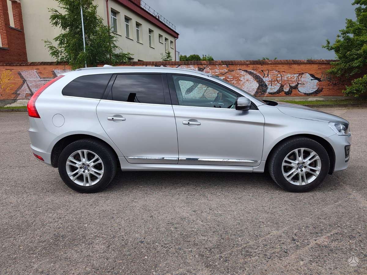 Volvo XC60, 2.0 l., off-road / crossover