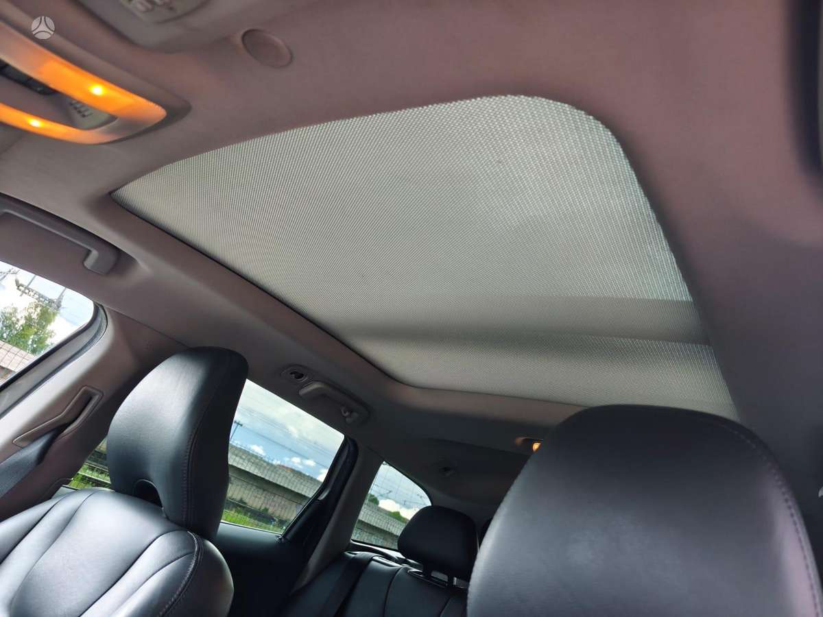 Volvo XC60, 2.0 l., off-road / crossover