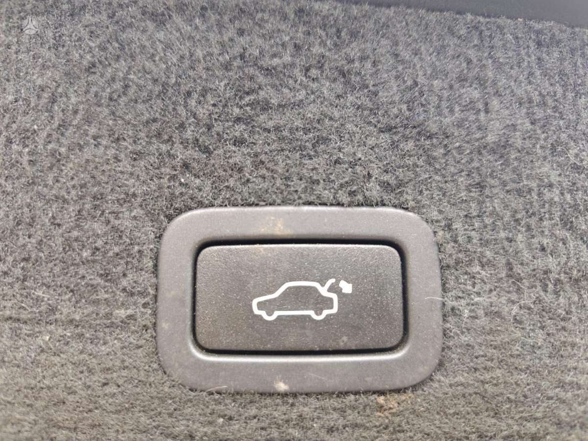 Volvo XC60, 2.0 l., off-road / crossover
