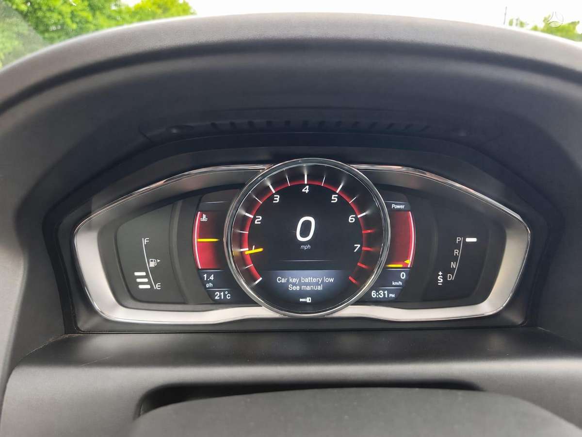 Volvo XC60, 2.0 l., off-road / crossover