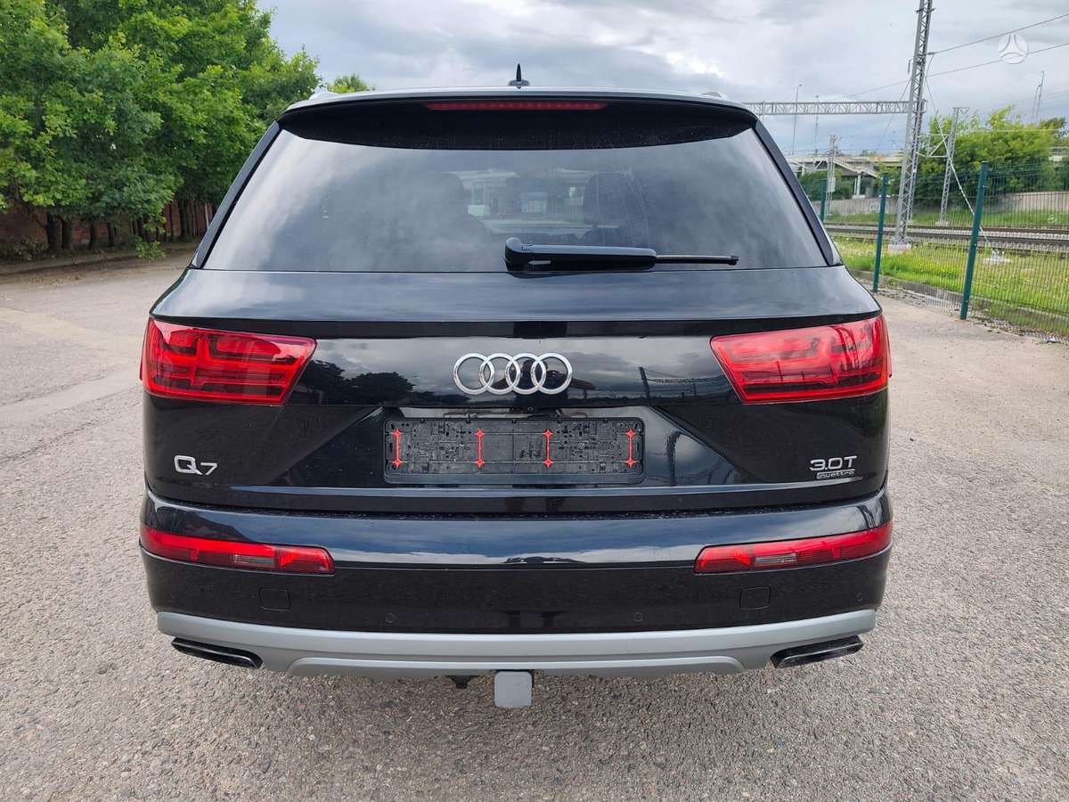 Audi Q7, 3.0 l., off-road / crossover