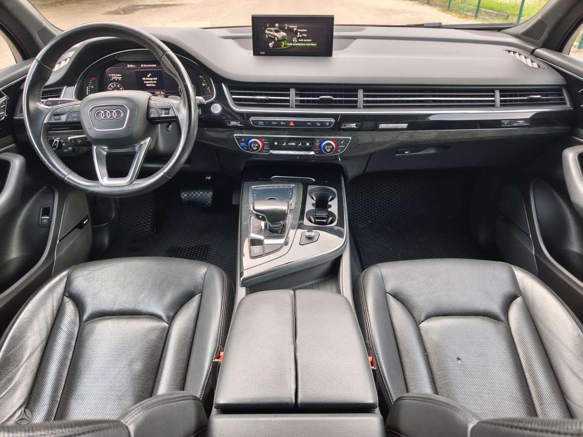 Audi Q7, 3.0 l., off-road / crossover