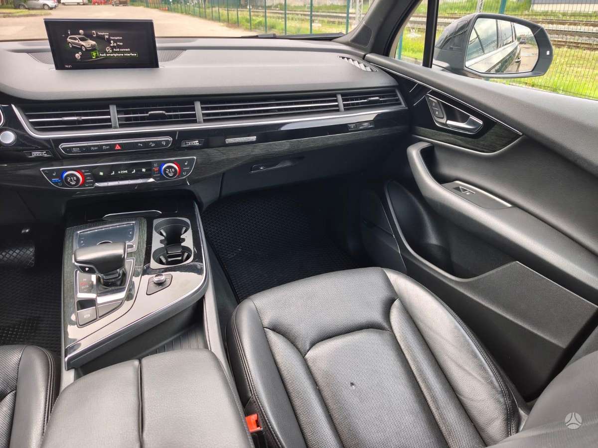 Audi Q7, 3.0 l., off-road / crossover