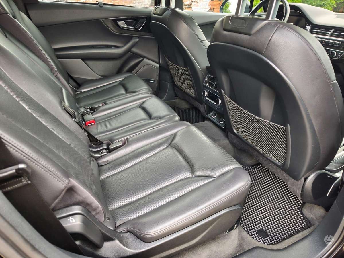 Audi Q7, 3.0 l., off-road / crossover