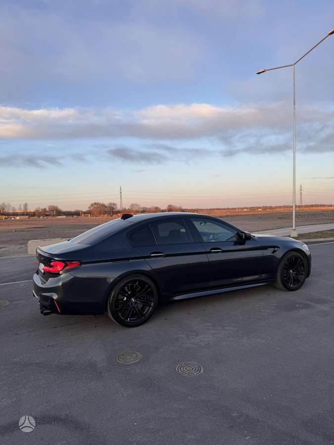 BMW M5, saloon / sedan