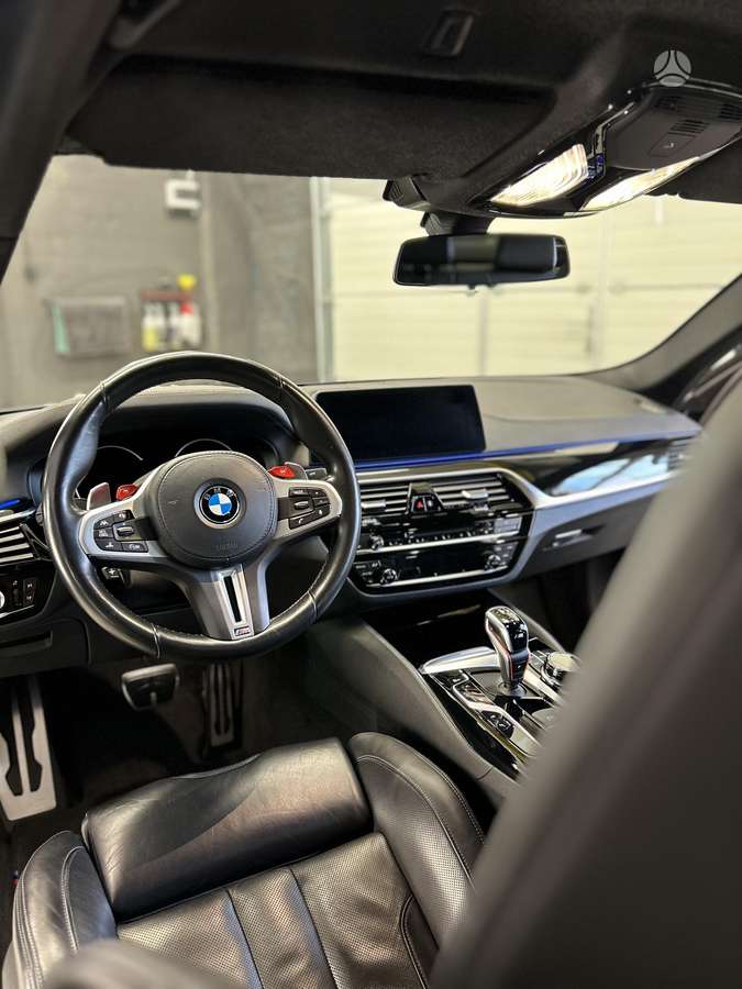 BMW M5, saloon / sedan