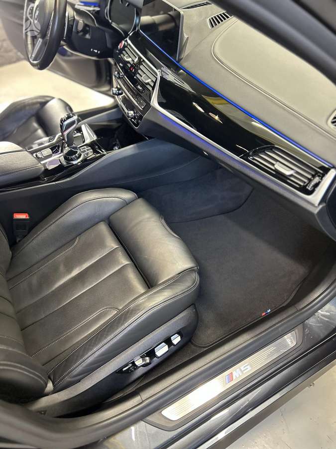BMW M5, saloon / sedan