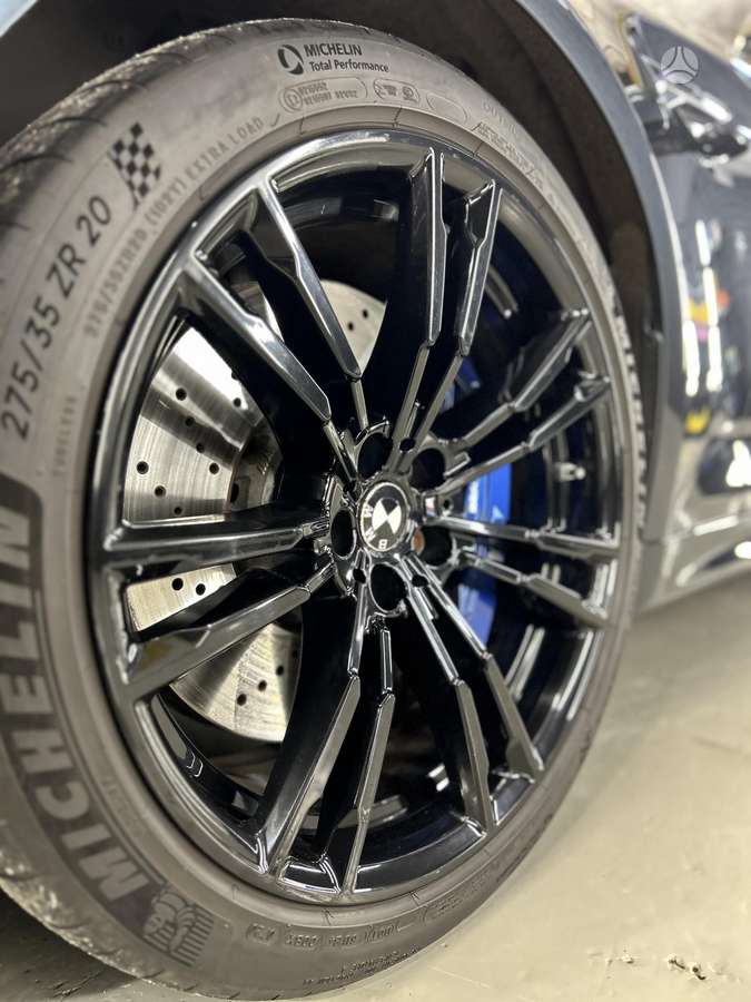 BMW M5, saloon / sedan