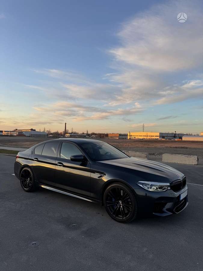 BMW M5, saloon / sedan