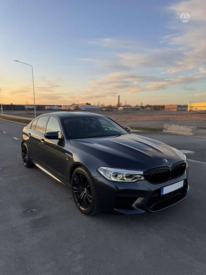 BMW M5, saloon / sedan