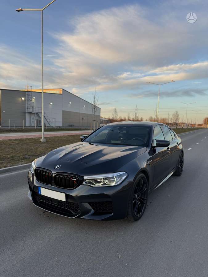 BMW M5, saloon / sedan
