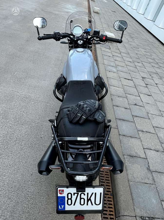 Moto Guzzi V7 850cc, street / classic