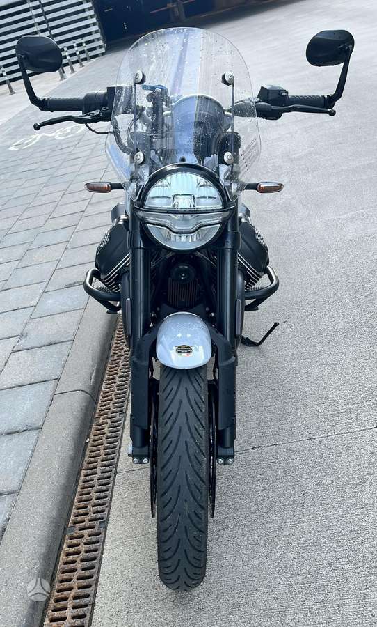 Moto Guzzi V7 850cc, street / classic