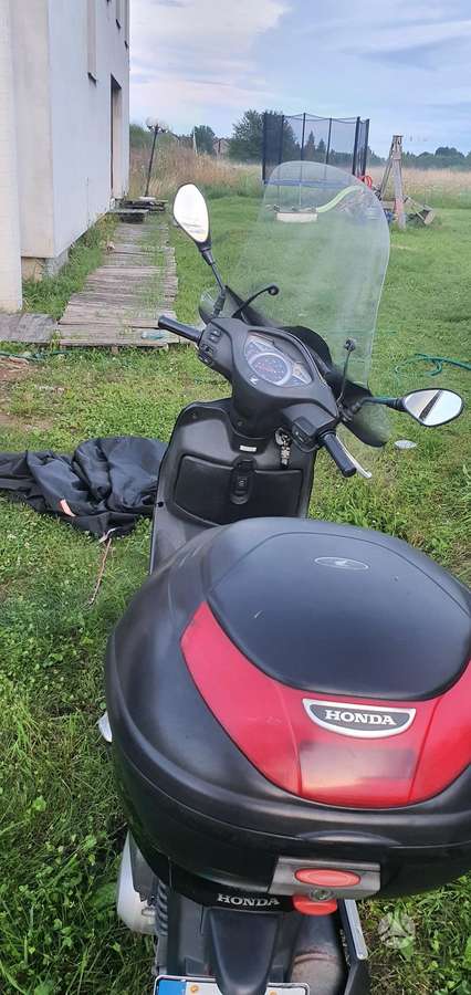 Honda Lead 110cc, мотороллеры / мопеды