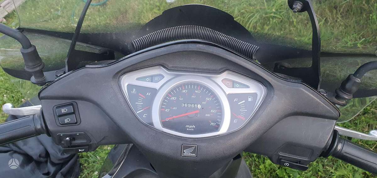 Honda Lead 110cc, мотороллеры / мопеды