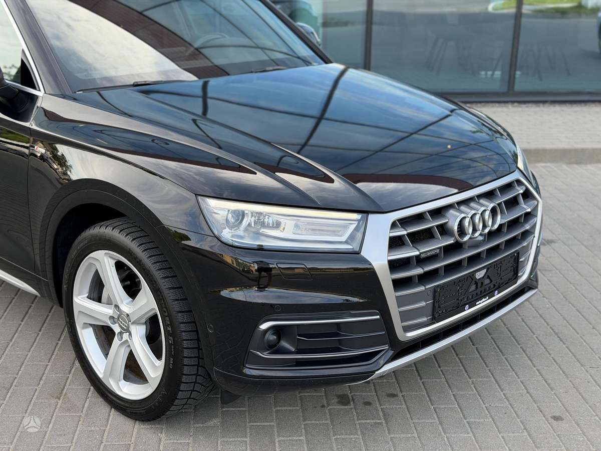 Audi Q5, 2.0 l., off-road / crossover