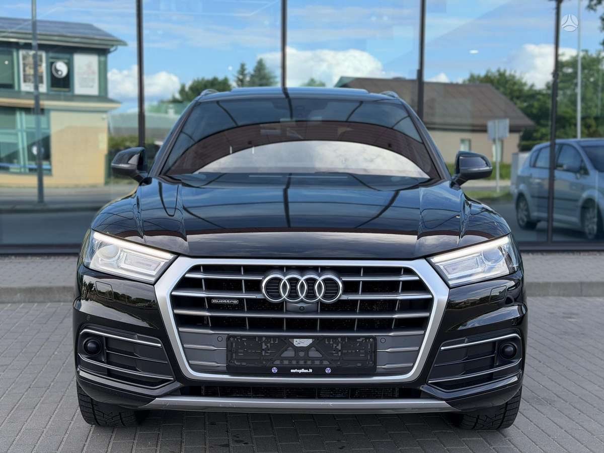 Audi Q5, 2.0 l., off-road / crossover