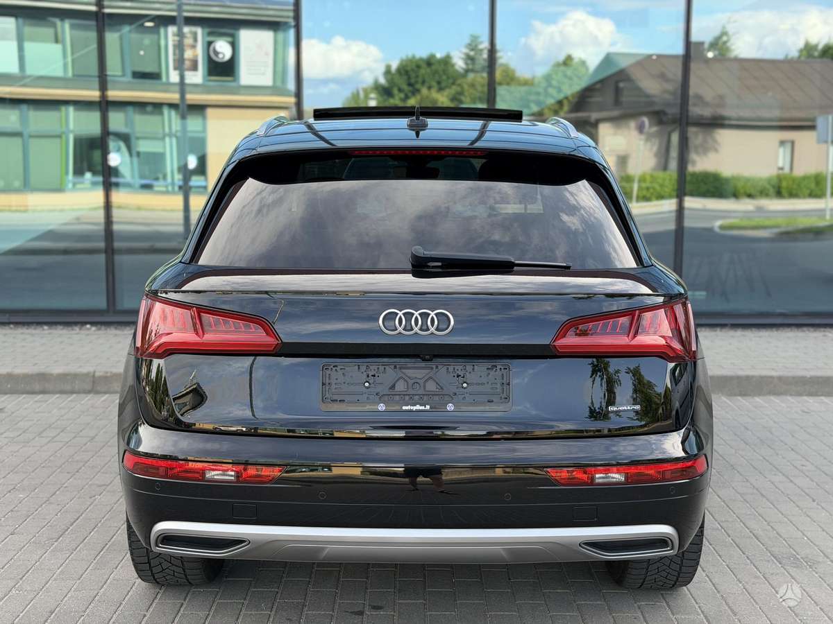 Audi Q5, 2.0 l., off-road / crossover