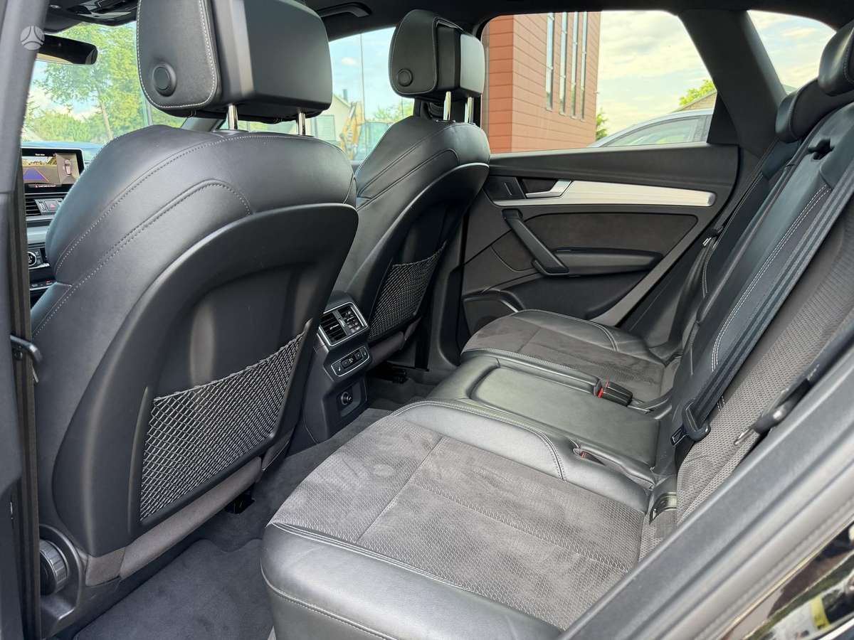 Audi Q5, 2.0 l., off-road / crossover