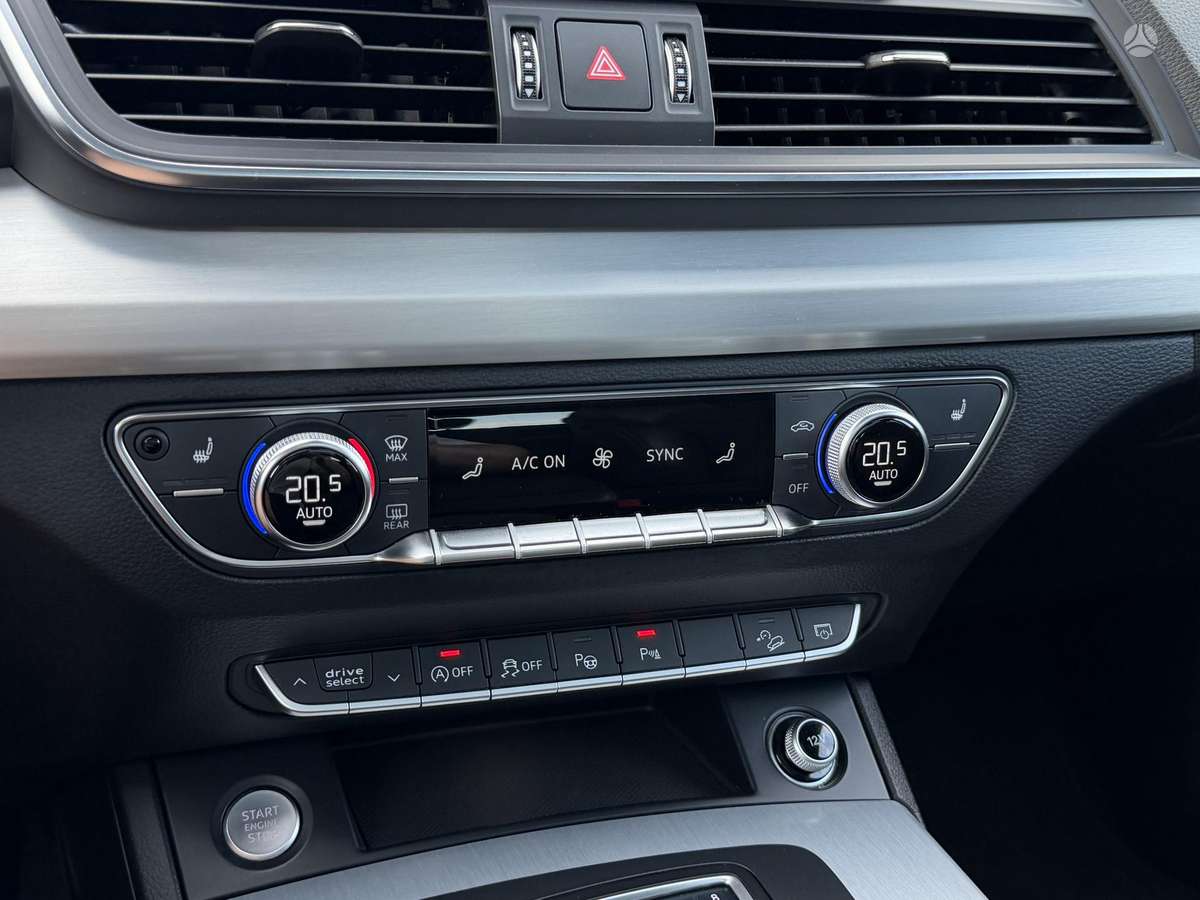 Audi Q5, 2.0 l., off-road / crossover