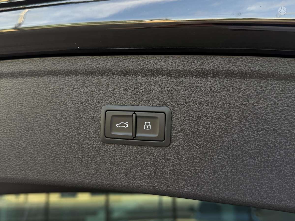 Audi Q5, 2.0 l., off-road / crossover