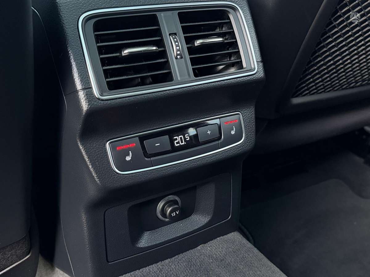 Audi Q5, 2.0 l., off-road / crossover