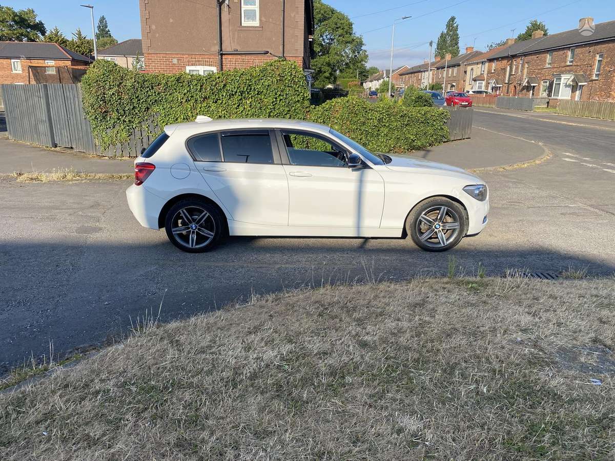BMW 118, 2.0 l., hatchback