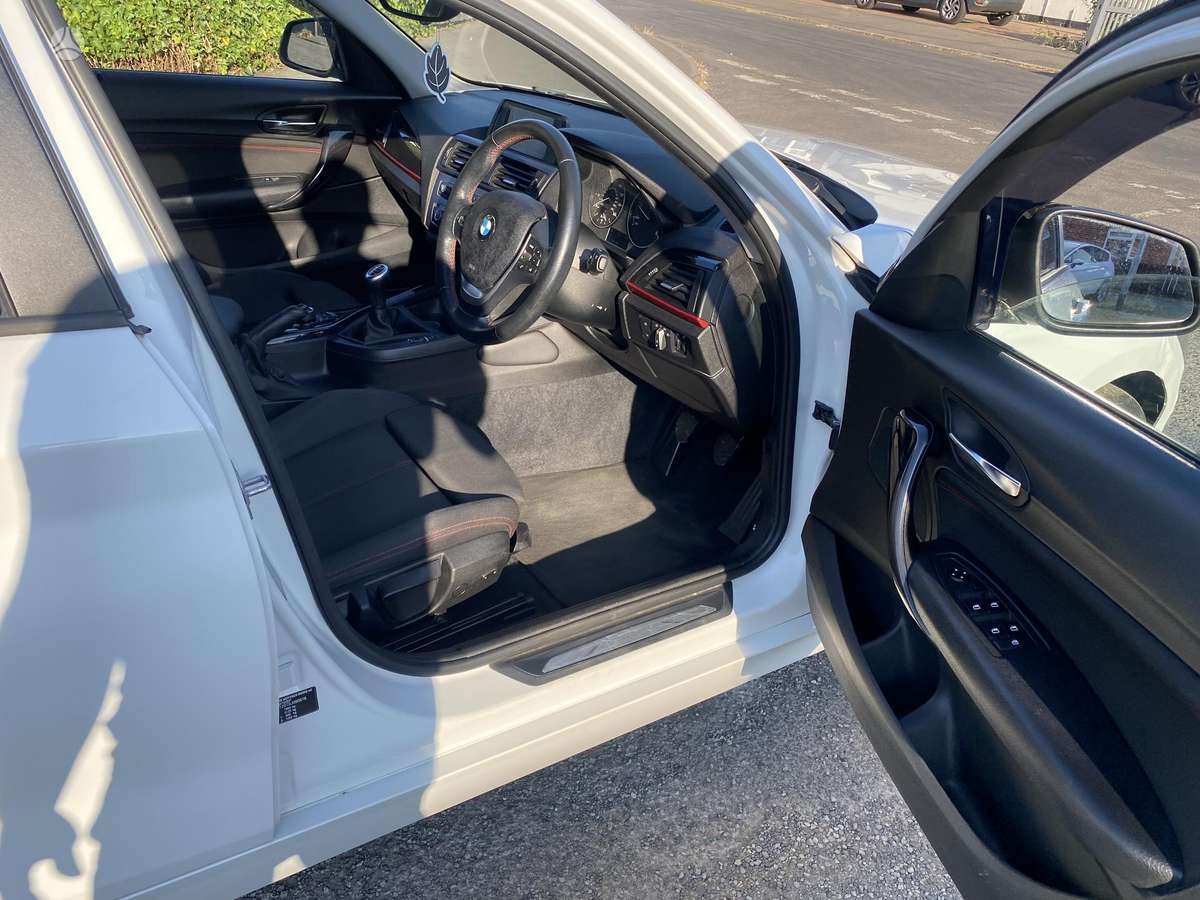 BMW 118, 2.0 l., Хэтчбек