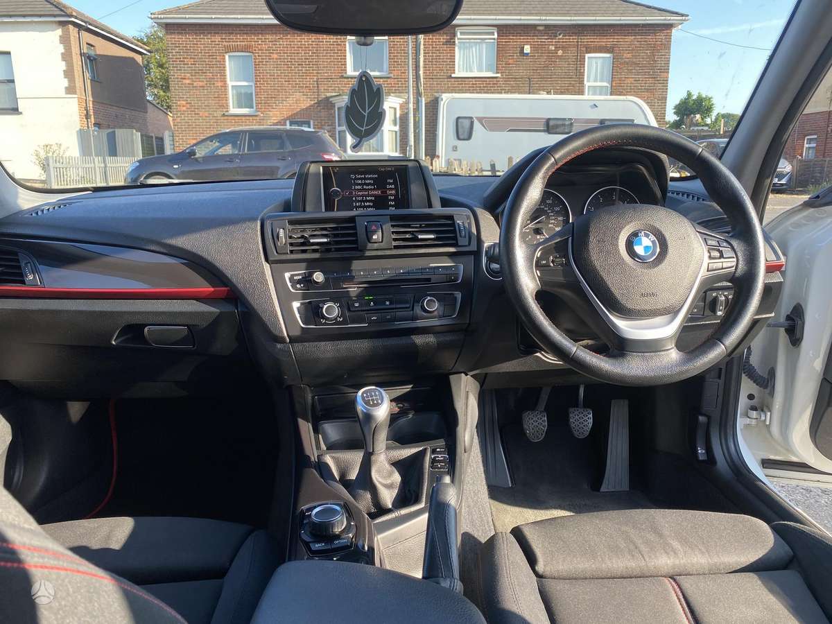 BMW 118, 2.0 l., hatchback