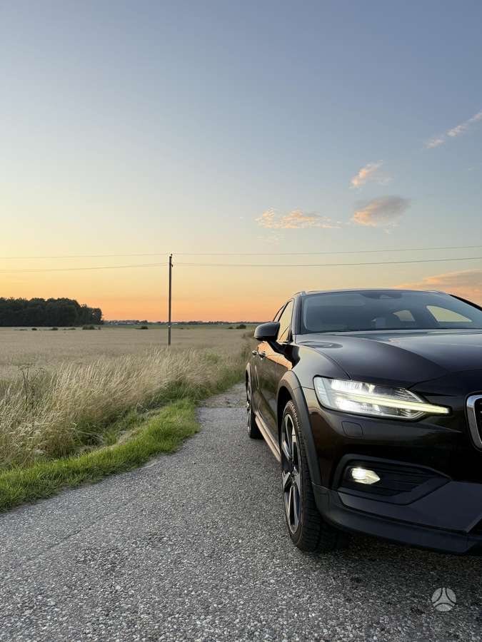 Volvo V60 Cross Country - 4
