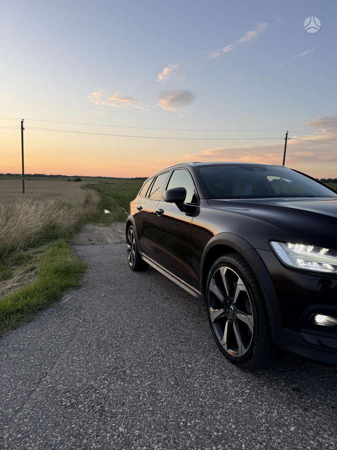 Volvo V60 Cross Country - 5