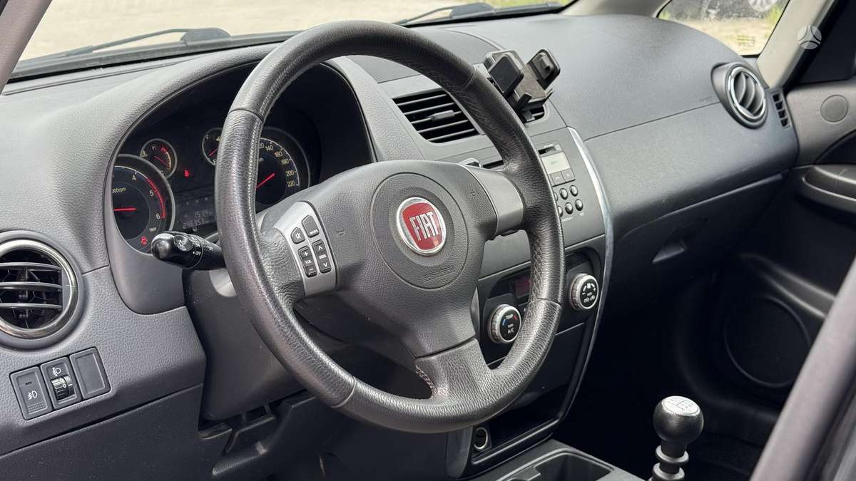 Fiat Sedici, 2.0 l., Хэтчбек