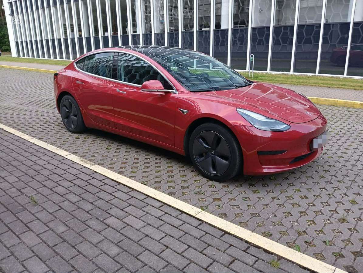 Tesla Model 3, 62 кВт·ч, Седан