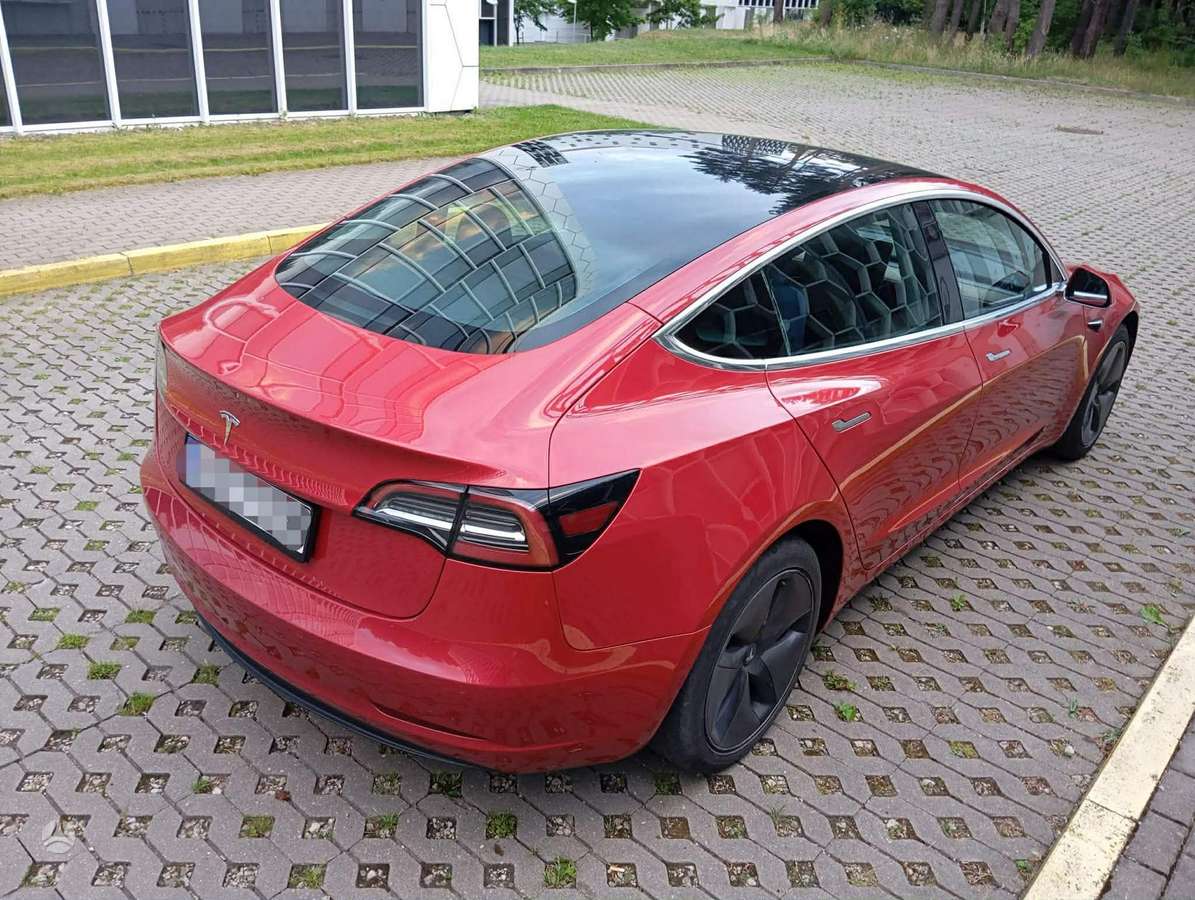 Tesla Model 3, 62 кВт·ч, Седан