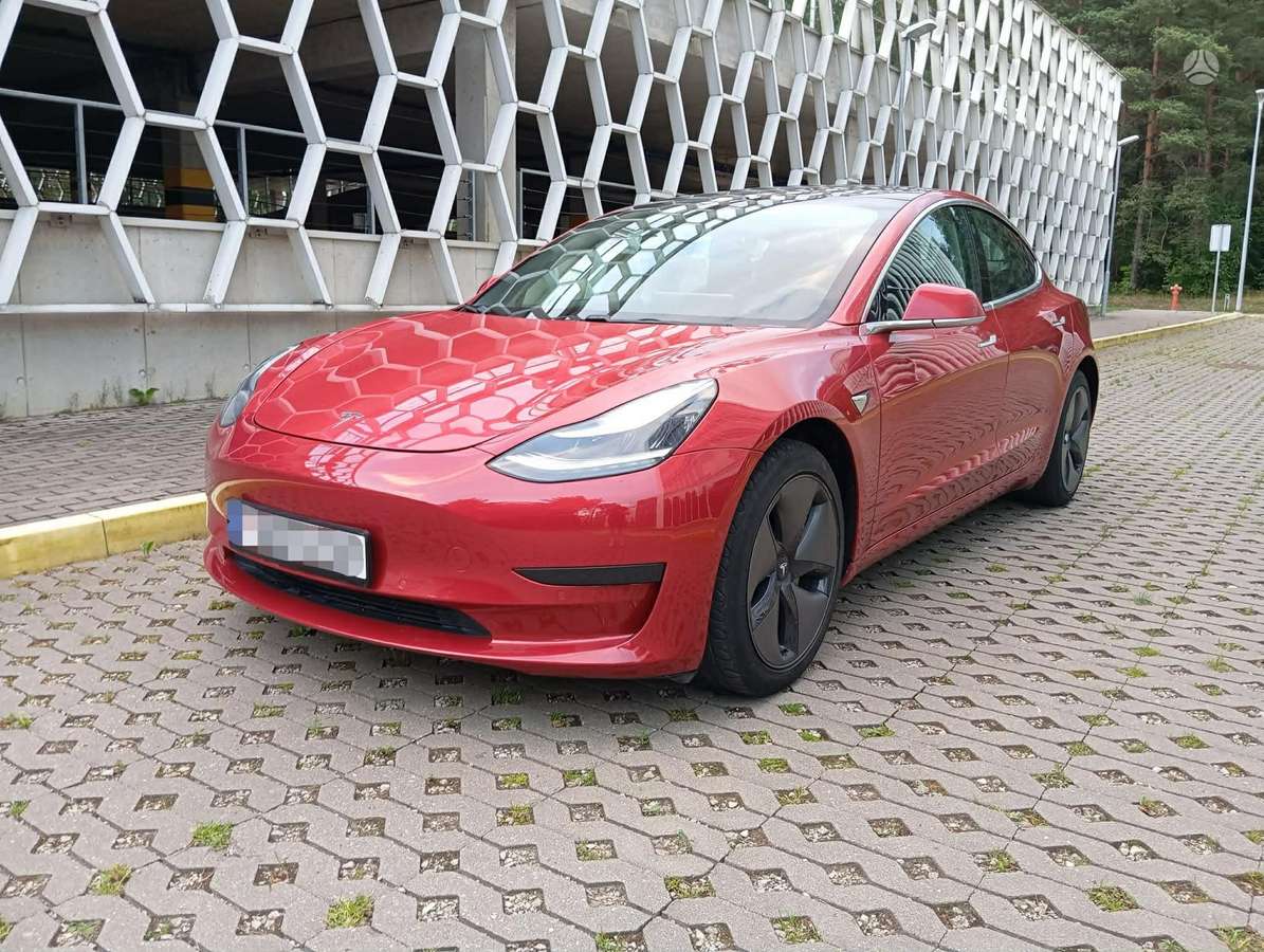 Tesla Model 3, 62 кВт·ч, Седан