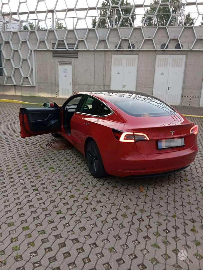 Tesla Model 3, 62 кВт·ч, Седан