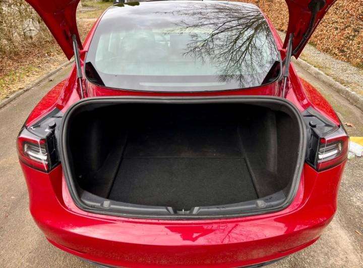 Tesla Model 3, 62 кВт·ч, Седан