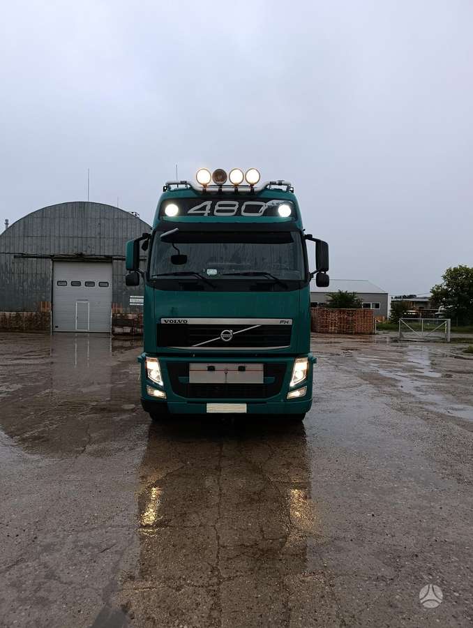 Volvo FH480 6x2, double sleeper