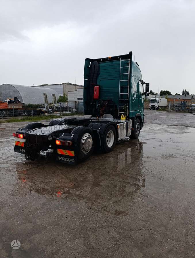 Volvo FH480 6x2, double sleeper