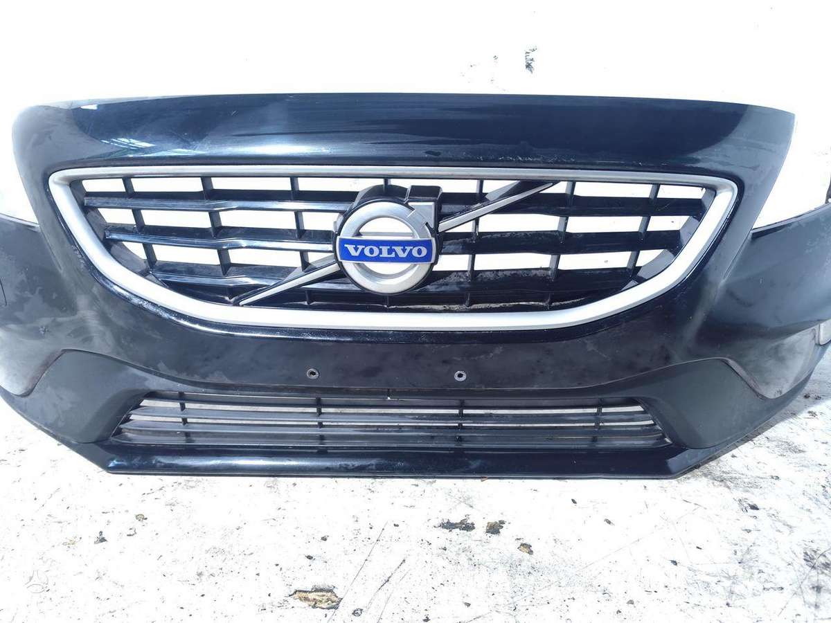Volvo V40 bamperiai