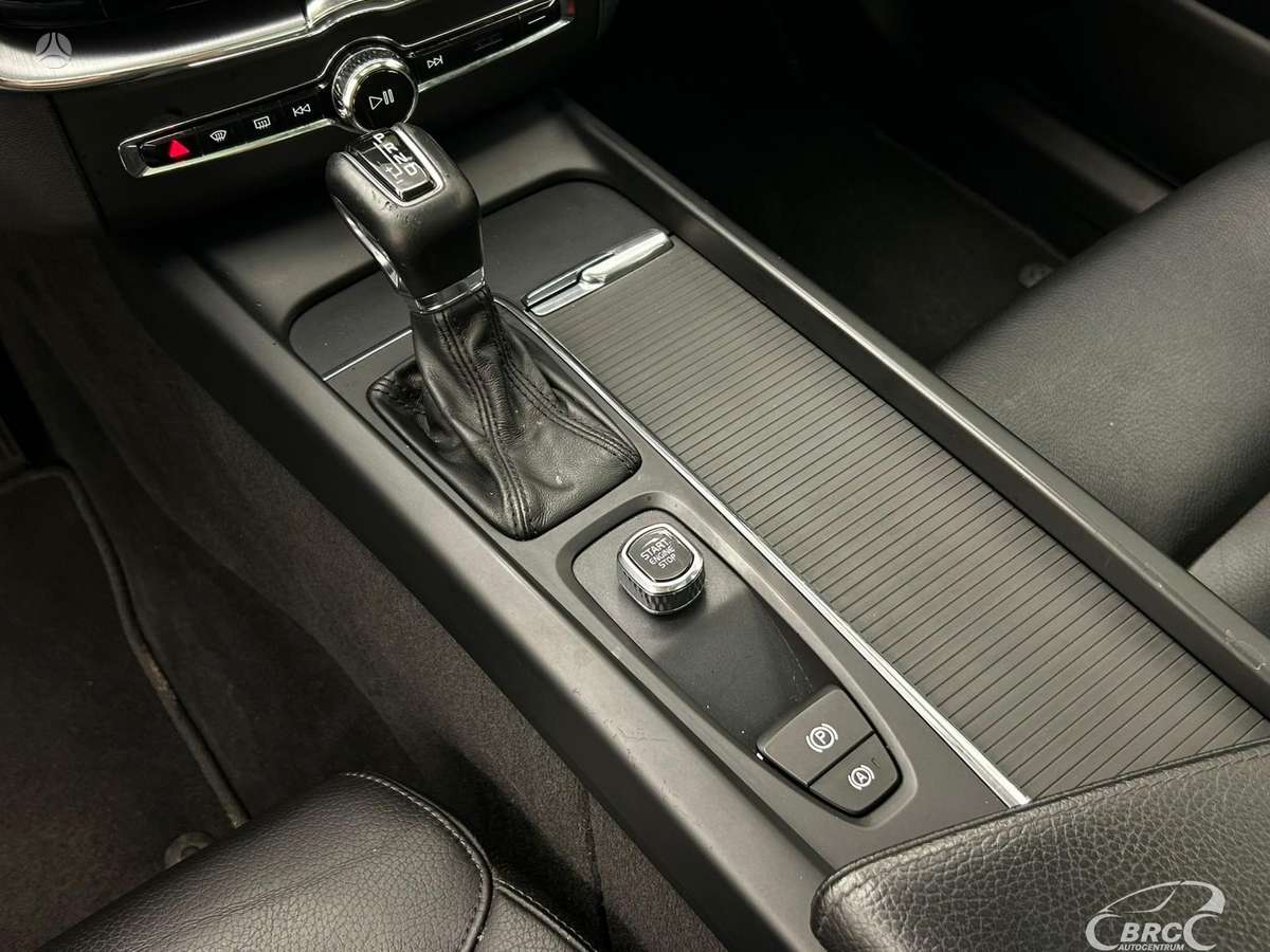 Volvo XC60, 2.0 l., wagon