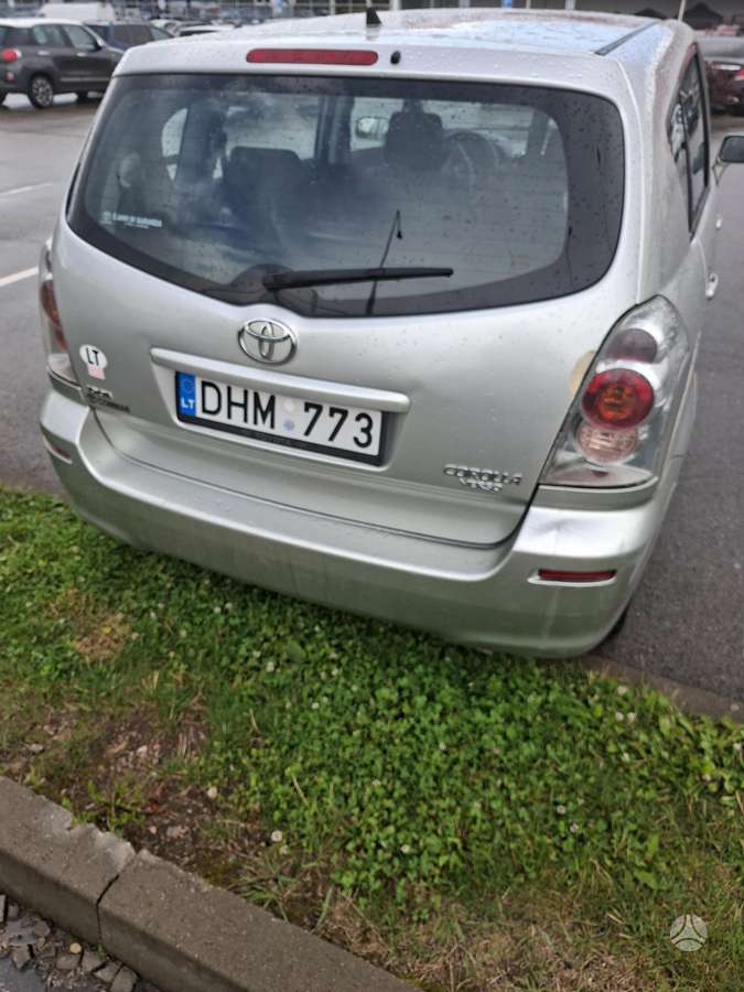 Toyota Corolla Verso - 5