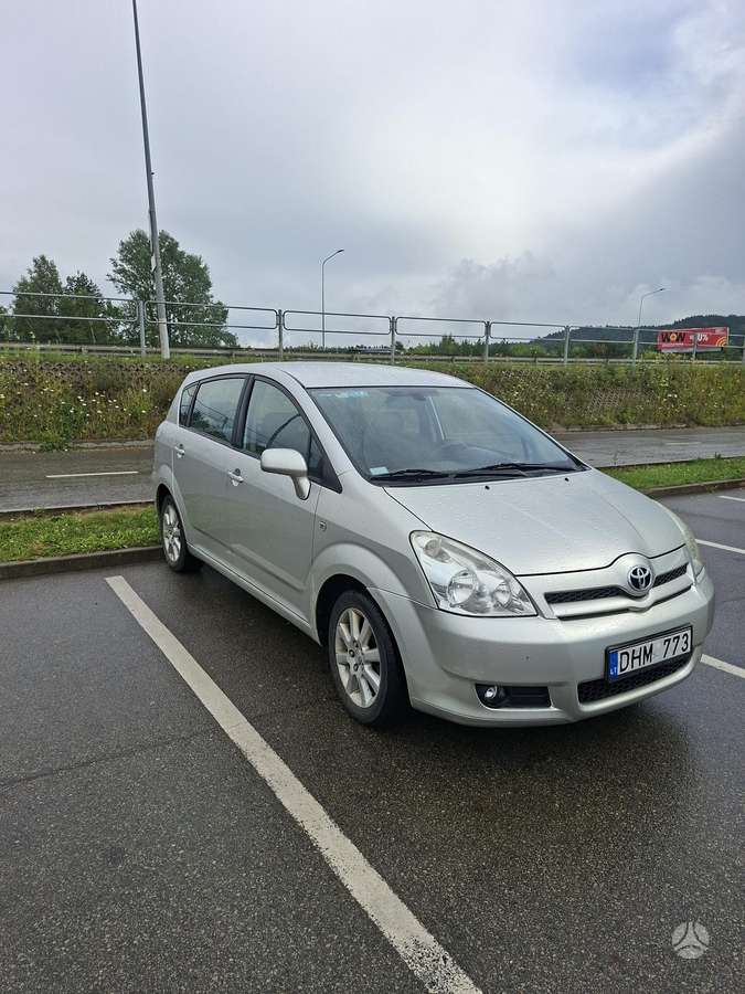 Toyota Corolla Verso - 3