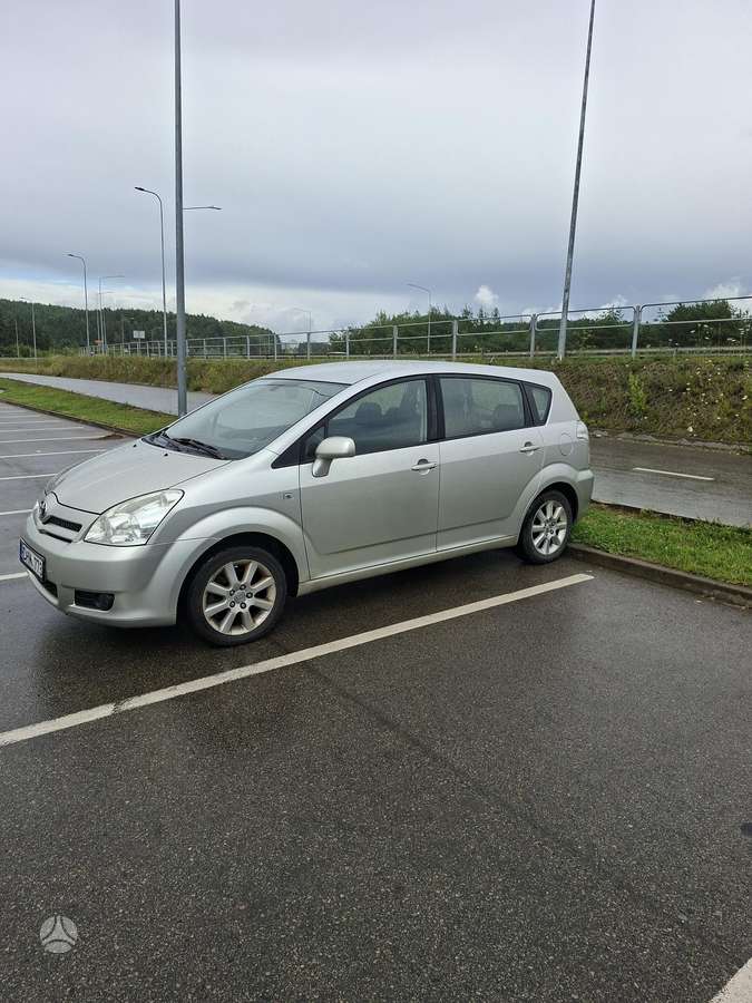 Toyota Corolla Verso - 2