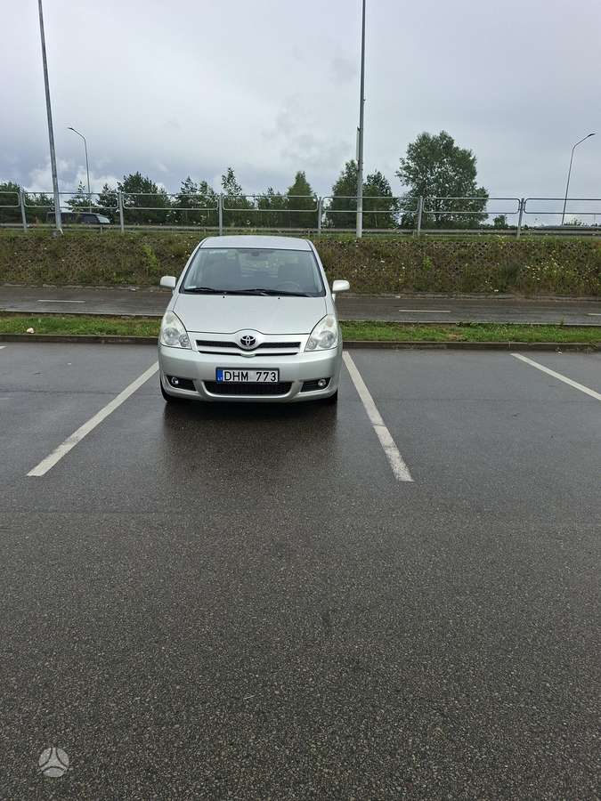 Toyota Corolla Verso - 1