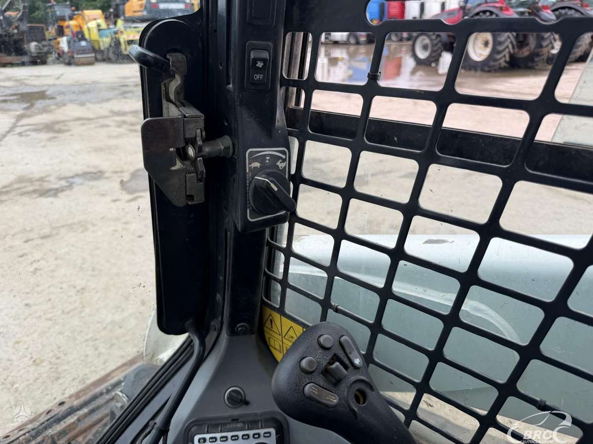 Bobcat T770, other