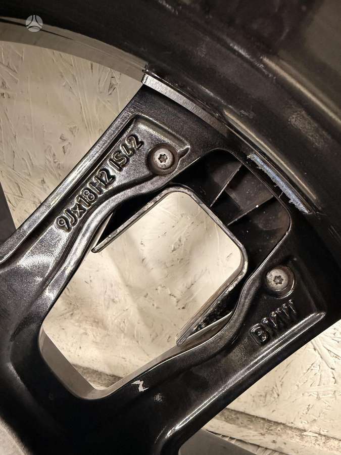 BMW I4, lengvojo lydinio, R18