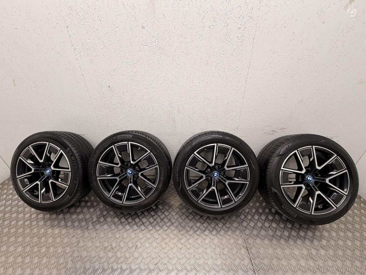 BMW I4, lengvojo lydinio, R18